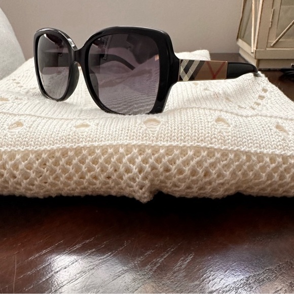 💫NWT BURBERRY sunglasses - Picture 1 of 8